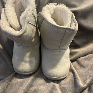 Cozy White Kids Boots